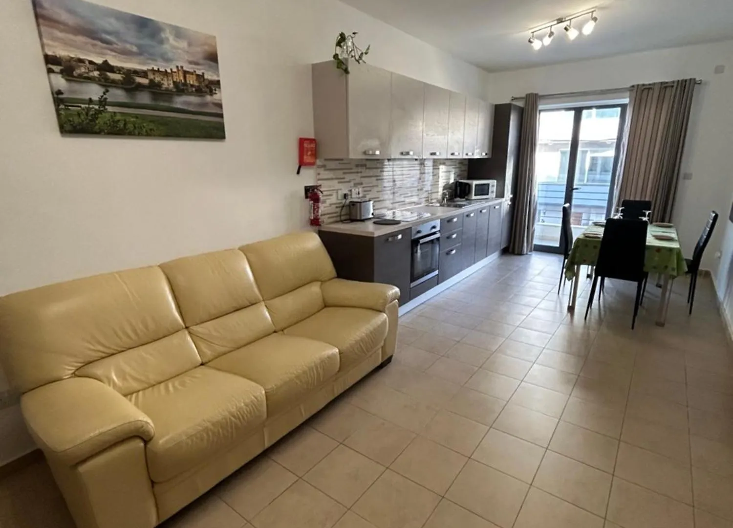 Swieqi Sunny Central Airy Quiet Apartment In Malta Is-Swieqi